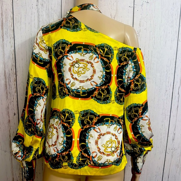 NWT CBR Chic Boutique Rose Off Shoulder Choker Neck Top Size Medium - Picture 2 of 7